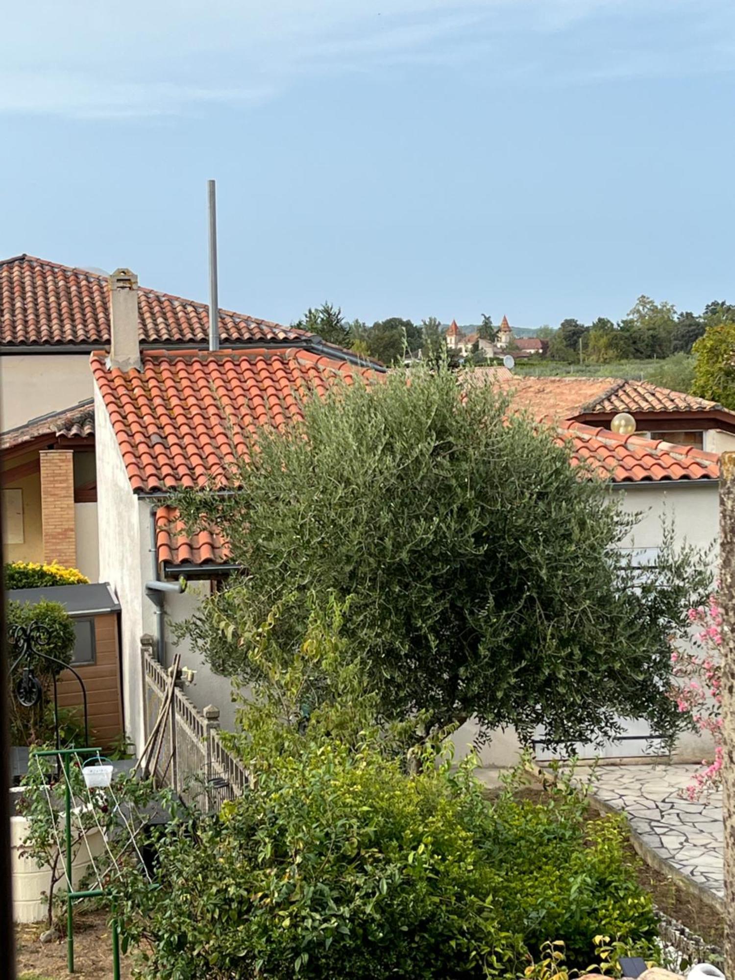 Les Chambres Du Golf Espalais Luaran gambar